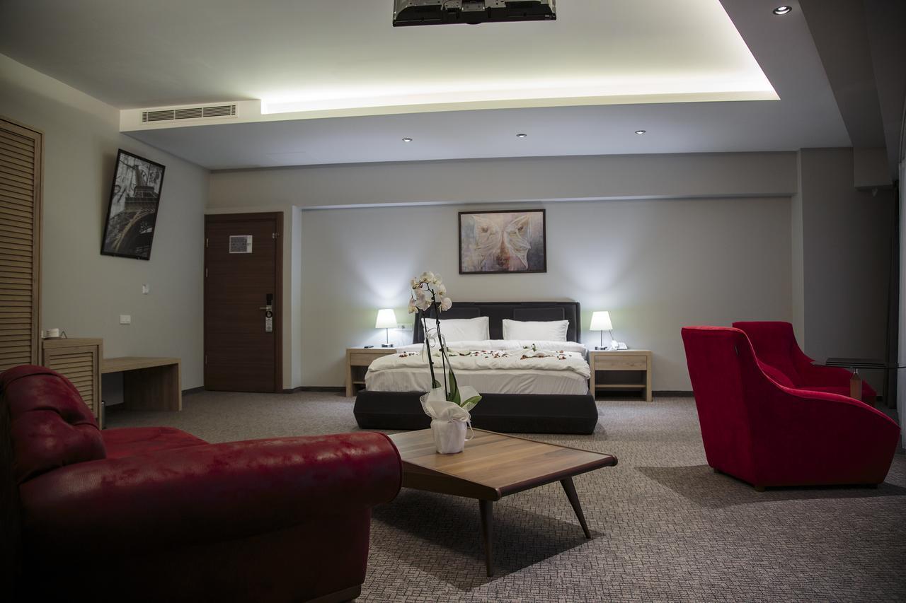Hotel City Inegoel Bagian luar foto