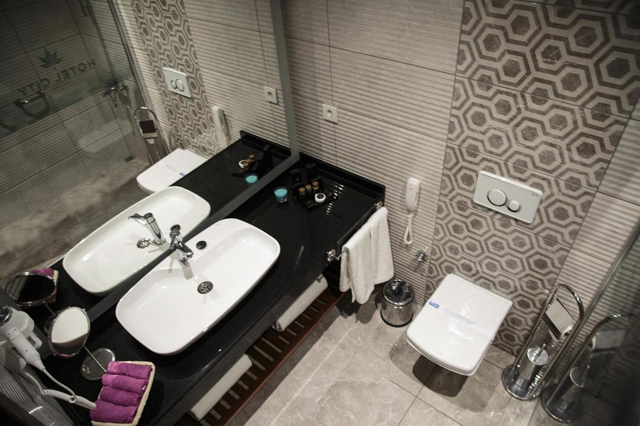 Hotel City Inegoel Bagian luar foto